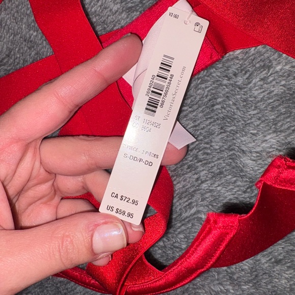 Victoria's Secret Vibrant Red Lingerie - Picture 4 of 4